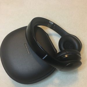 Samsung Level on wired headphones